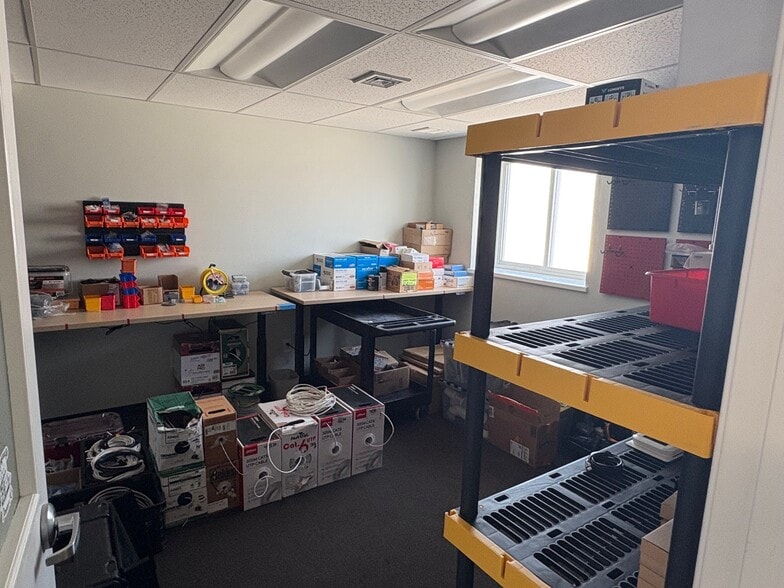 More Photos Of 166 Lavan St, Warwick Distribution For Lease