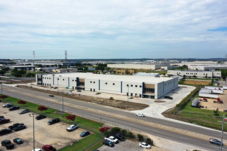More Photos Of 7023 FM 3009, Schertz Warehouse For Lease