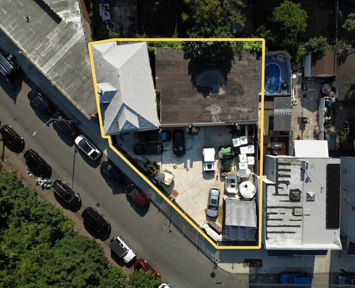 More Photos Of 7227 60th Ln, Ridgewood Warehouse For Sale