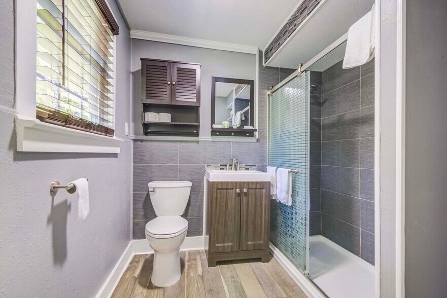 More Photos Of 1502 Market St, Galveston Hospitality For Sale