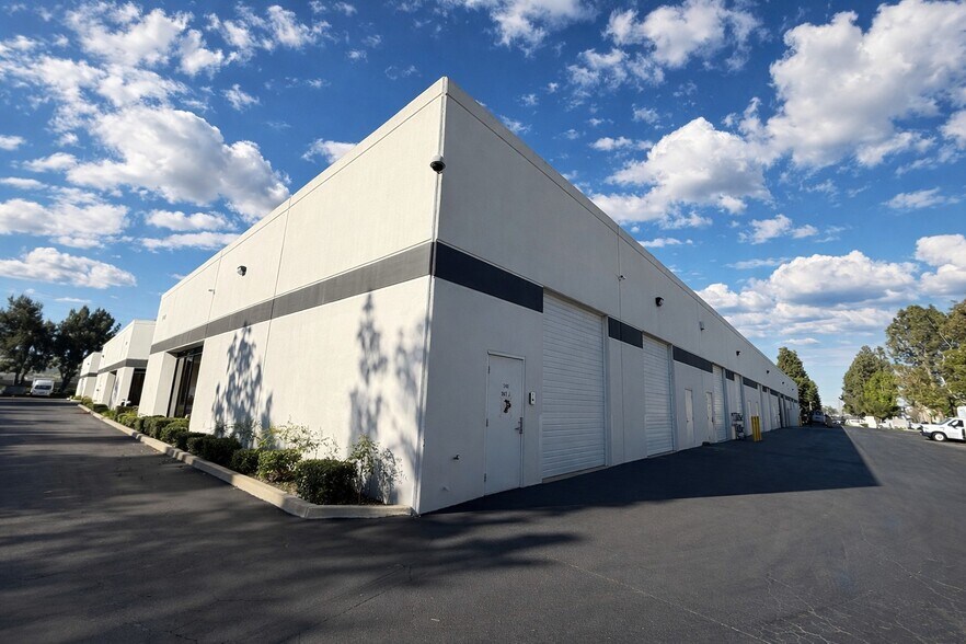 More Photos Of 5148 Commerce Ave, Moorpark Unknown For Lease