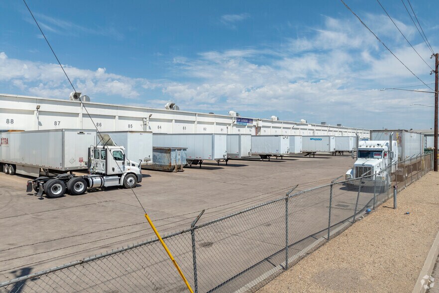 More Photos Of 625 S 27th Ave, Phoenix Warehouse For Lease