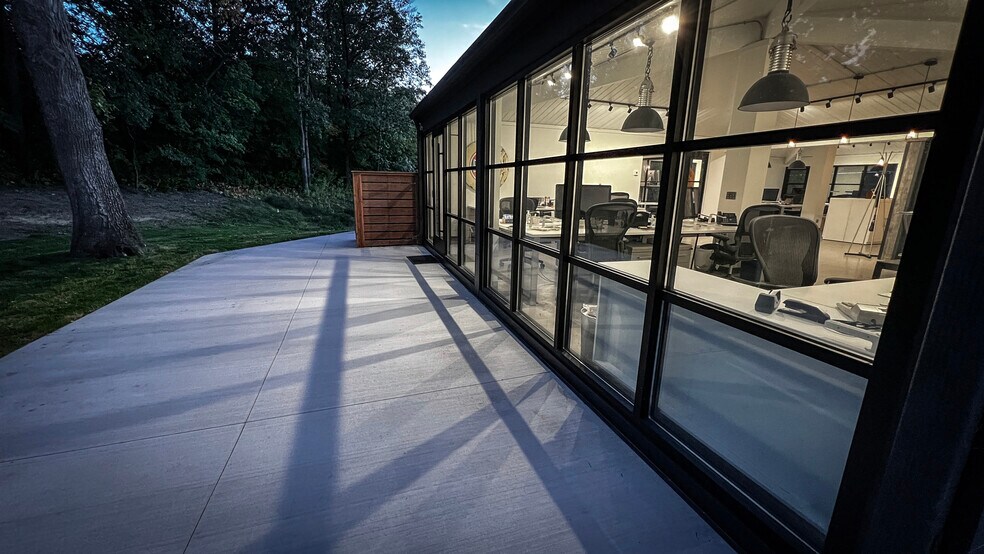 More Photos Of 13815 Ridgedale Dr, Hopkins Office For Sale