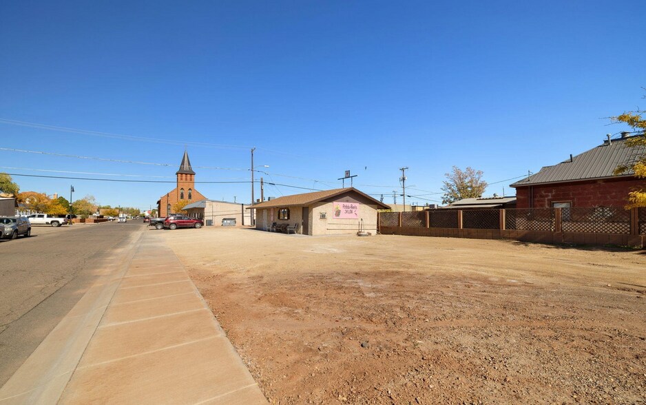 More Photos Of 100 N Winslow Ave, Winslow Freestanding For Sale