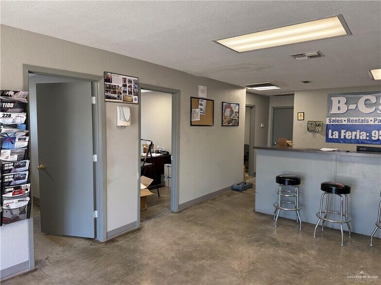 More Photos Of 110 E Expressway 83, La Feria Warehouse For Sale