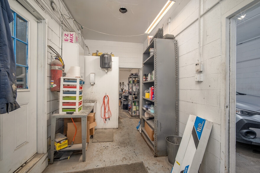 More Photos Of 20785 Orchard Lake Rd, Farmington Hills Warehouse For Sale