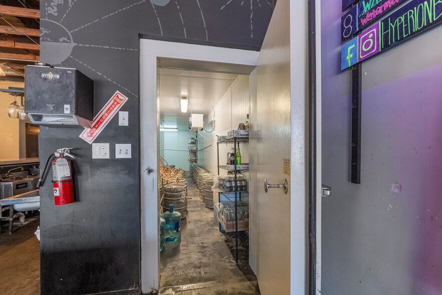 More Photos Of 1740-1744 N Main St, Jacksonville Storefront For Lease