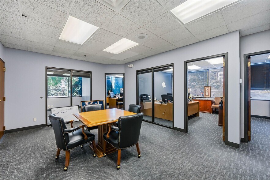 More Photos Of 601-611 N Barker Rd, Brookfield Office For Lease