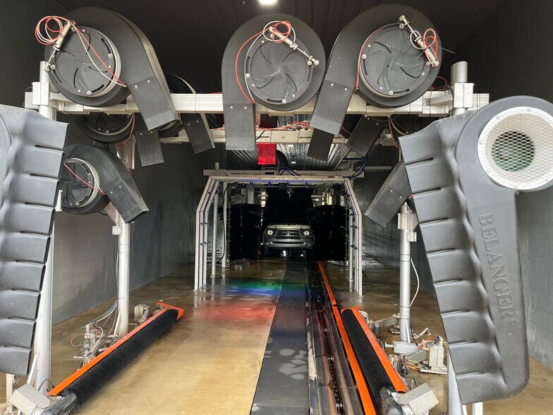 More Photos Of 2018 US-441 S, Dublin Carwash For Sale