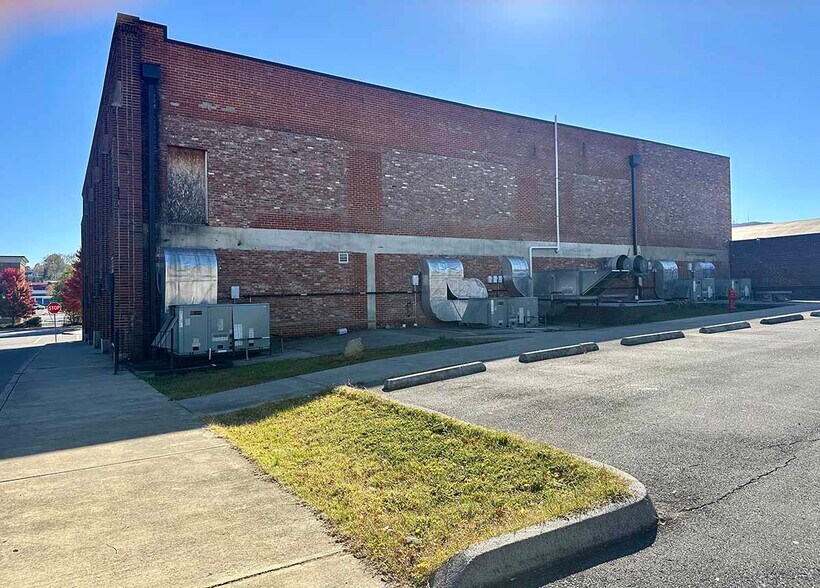 More Photos Of 71 Wilson Ave, Johnson City Storefront Retail Office For Lease