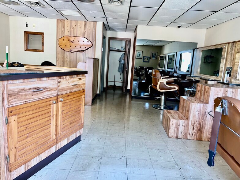 More Photos Of 2 Center St, Tariffville Freestanding For Sale