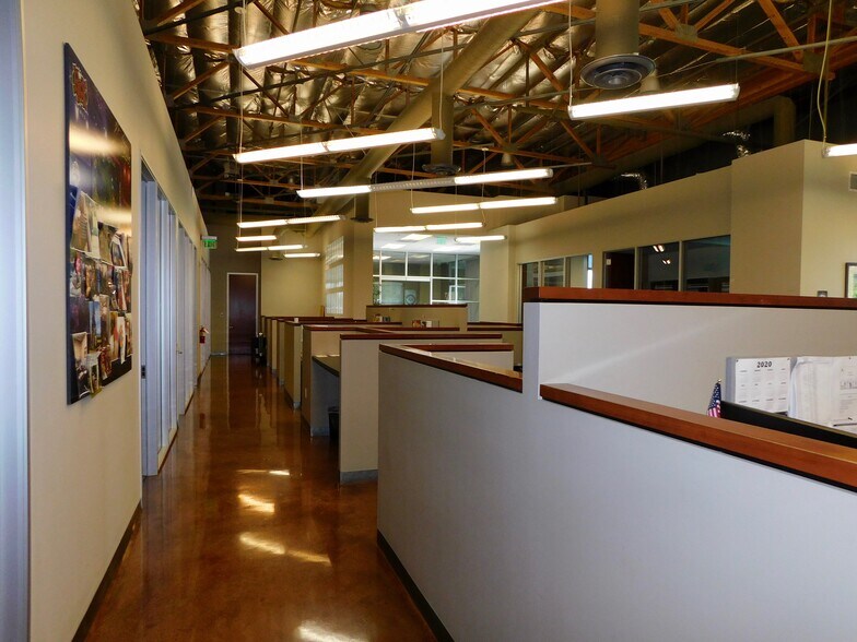 More Photos Of 17521-17551 Gillette Ave, Irvine Coworking Space