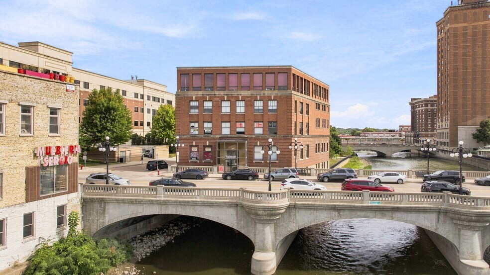More Photos Of 31 W Downer Pl, Aurora Office For Sale