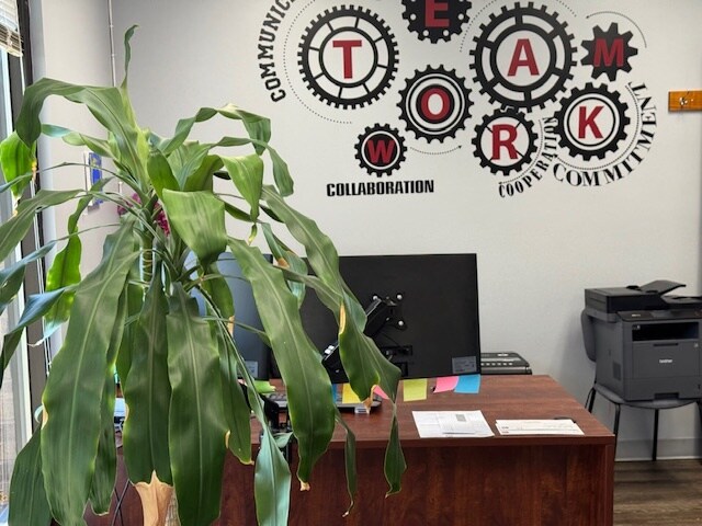 More Photos Of 4255 Westbrook Dr, Aurora Medical For Lease