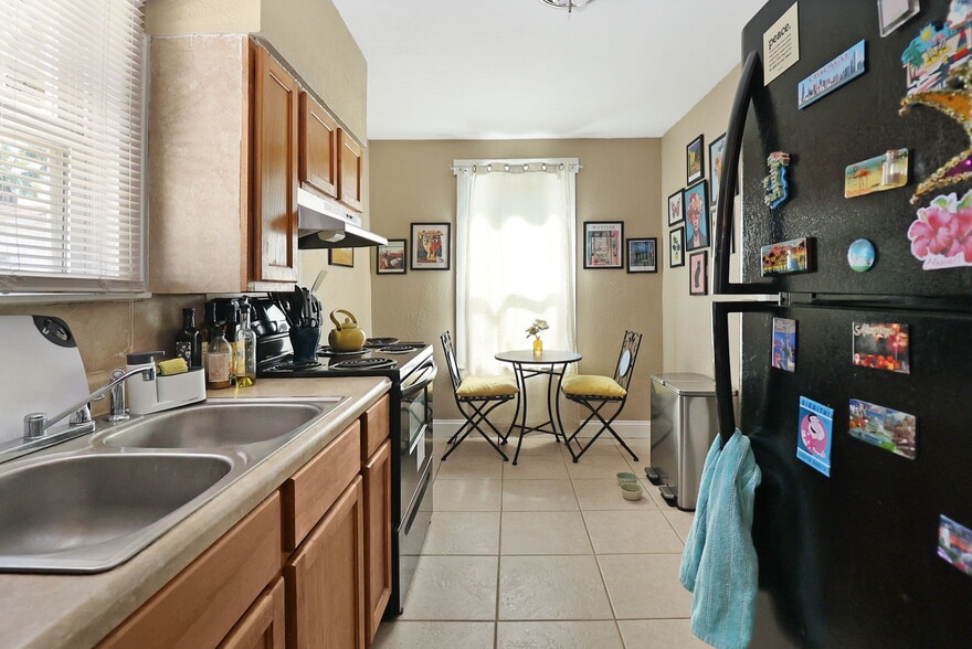More Photos Of 822 Grand Central St, Clearwater Apartments For Sale