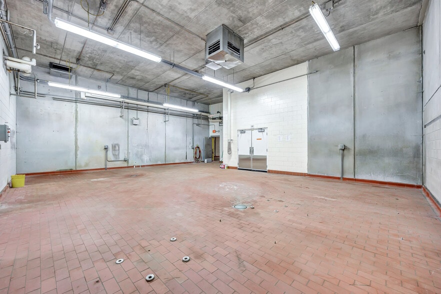More Photos Of 305 S Wall St, Denmark Industrial For Sale