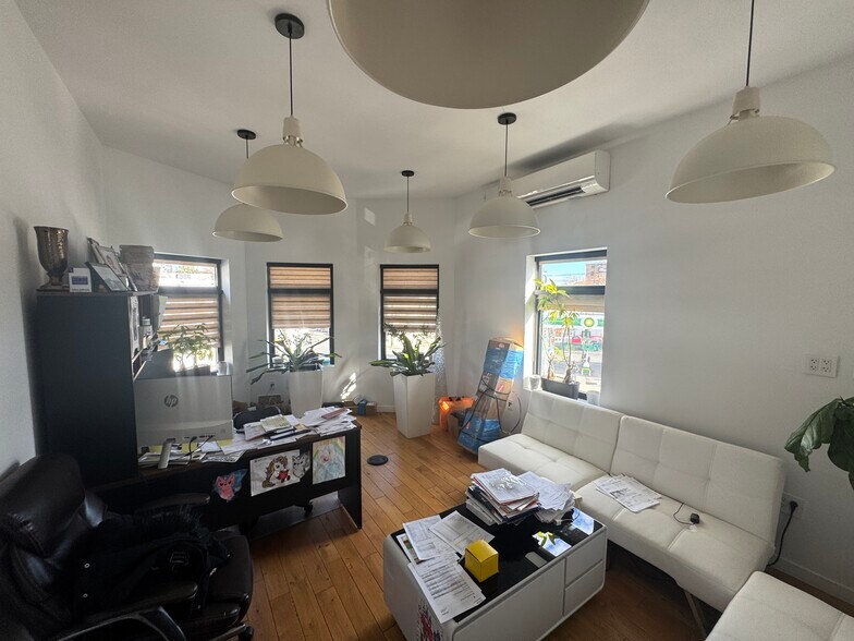 More Photos Of 174 Targee St, Staten Island Office For Lease