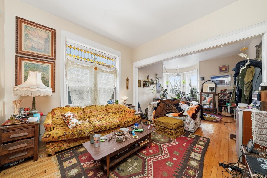 More Photos Of 3136 W Logan Blvd, Chicago Multifamily For Sale