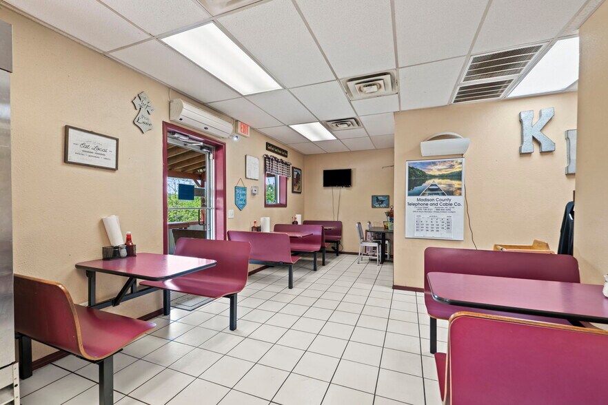 More Photos Of 5283 Arkansas 21, Huntsville General Retail For Sale