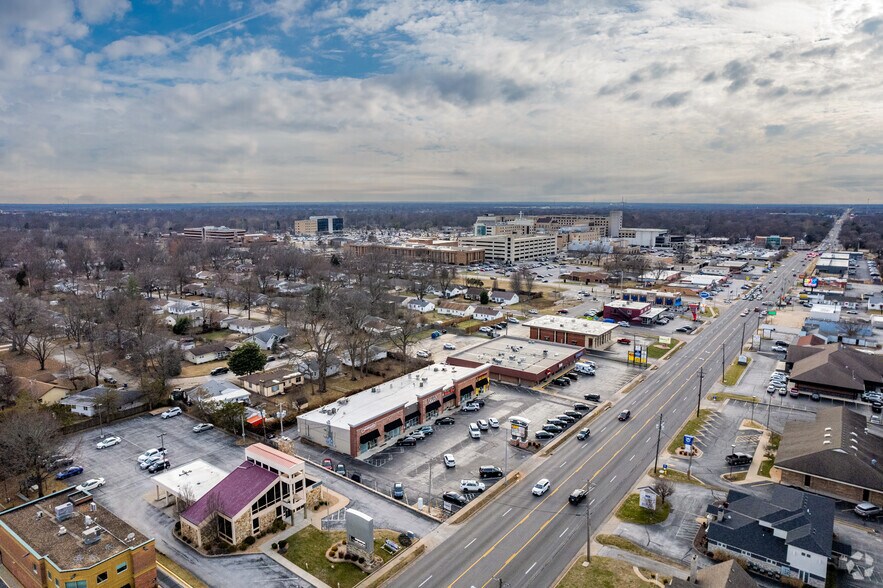More Photos Of 1500 E Sunshine St, Springfield Storefront For Sale