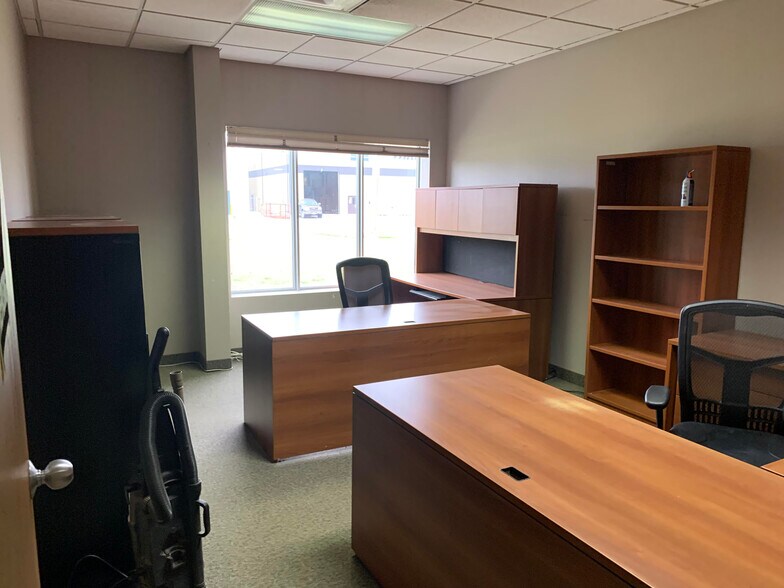 More Photos Of 775 Gillard St, Wallaceburg Industrial For Sale