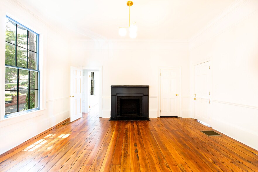 More Photos Of 125 S Milledge Ave, Athens Office Residential For Lease