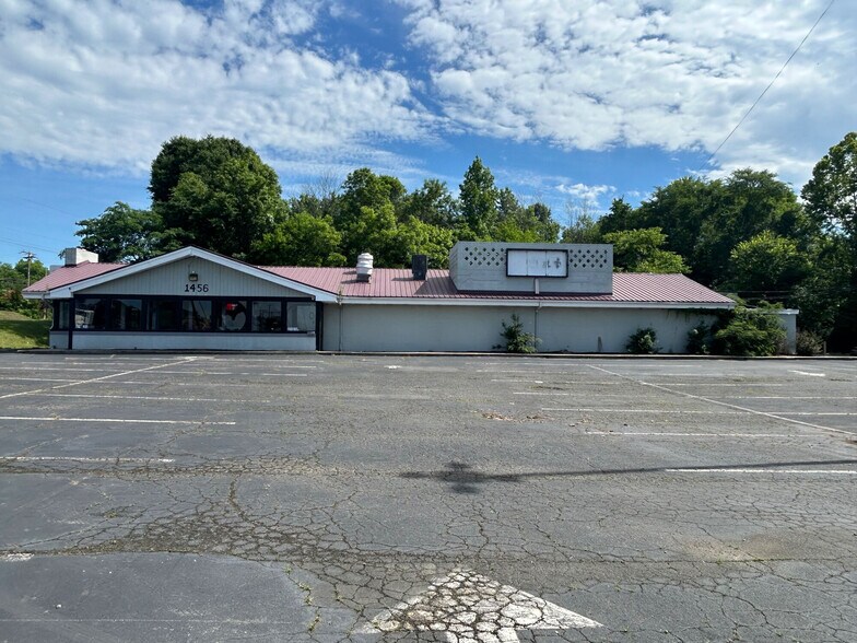 Primary Photo Of 1456 Us-52, Albemarle Restaurant For Sale
