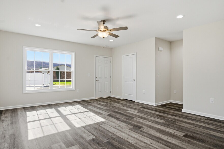 More Photos Of 409 - 431 Washington Ave, Pulaski Apartments For Sale