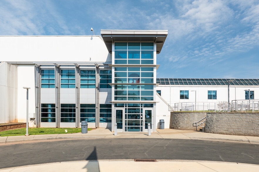 Primary Photo Of 10401 Monroe Rd, Matthews Distribution For Sale