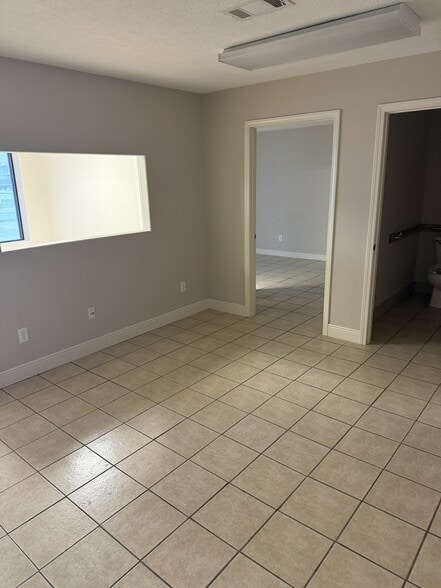 More Photos Of 1025 Ravia Rd, Sulphur Warehouse For Lease