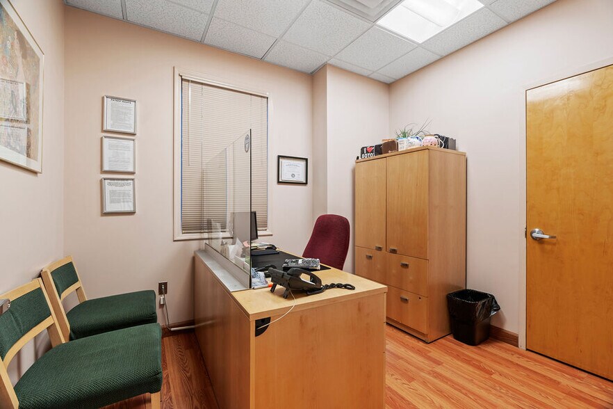 More Photos Of 2777 Hylan Blvd, Staten Island Office For Sale