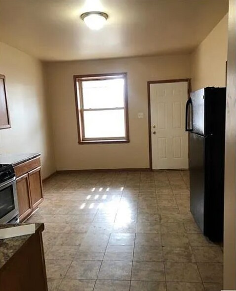 More Photos Of 8136 S Marshfield Ave, Chicago Apartments For Sale
