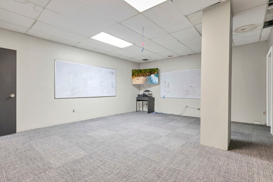 More Photos Of 2844 E River Rd, Dayton Office For Sale