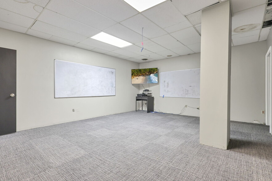 More Photos Of 2844 E River Rd, Dayton Office For Sale
