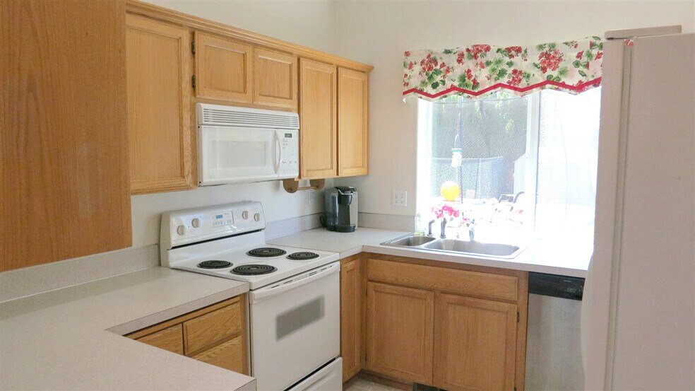 More Photos Of 1625 SE Cortland Ave, Dallas Multifamily For Sale