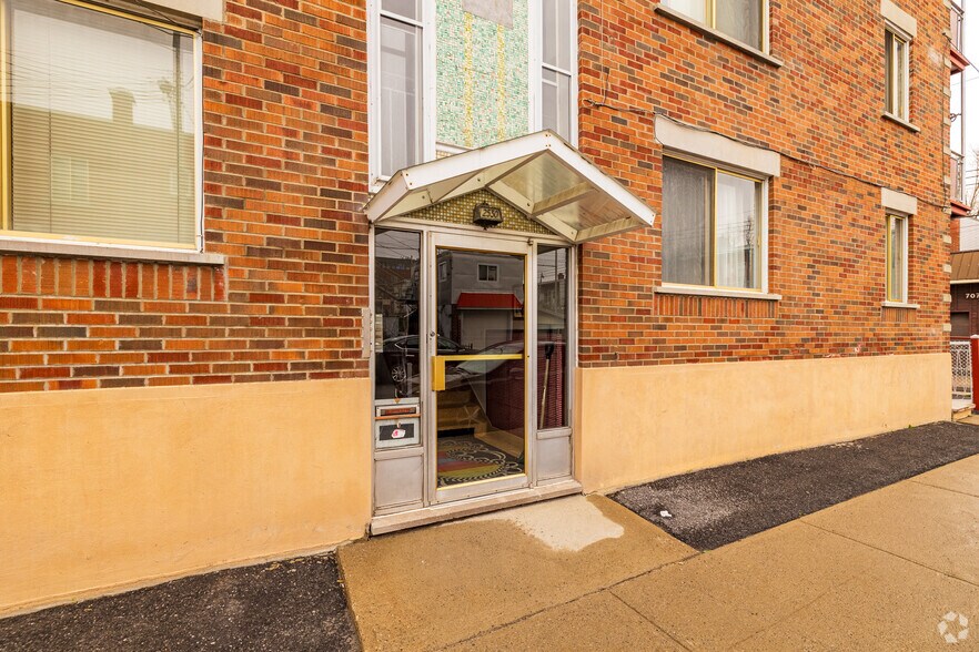 More Photos Of 2530 Rue De Beaujeu, Montréal Apartments For Sale