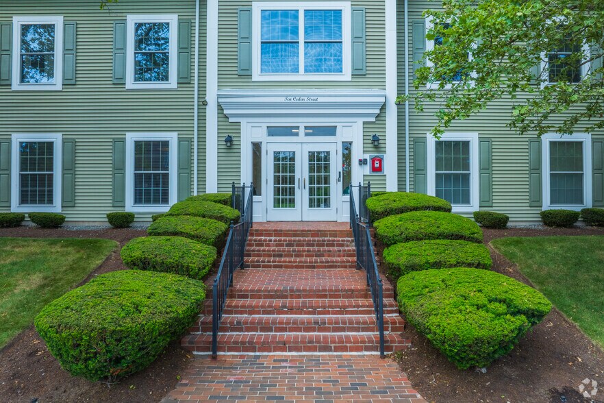 More Photos Of 10 Cedar St, Woburn Office For Sale