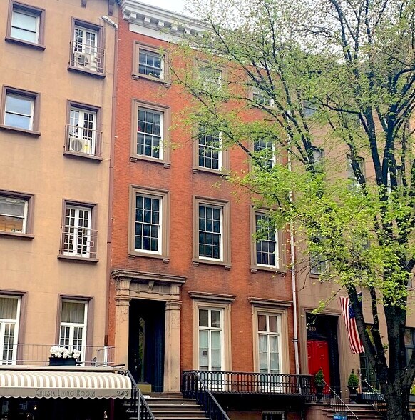 More Photos Of 241 W 14th St, New York Lodge Meeting Hall For Lease