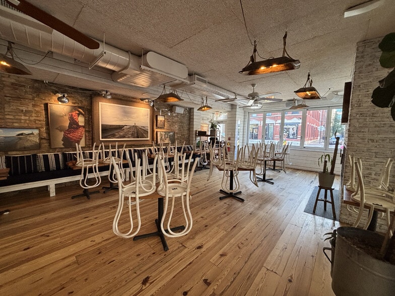 More Photos Of 1635-1637 N Damen Ave, Chicago Storefront For Sale