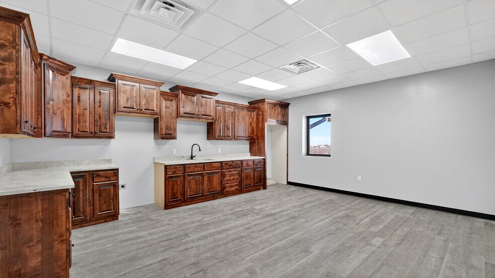 More Photos Of 16510 W Basin St, Odessa Warehouse For Sale