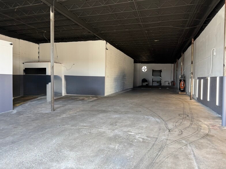 More Photos Of 3771 NW 51st St, Miami Warehouse For Sale