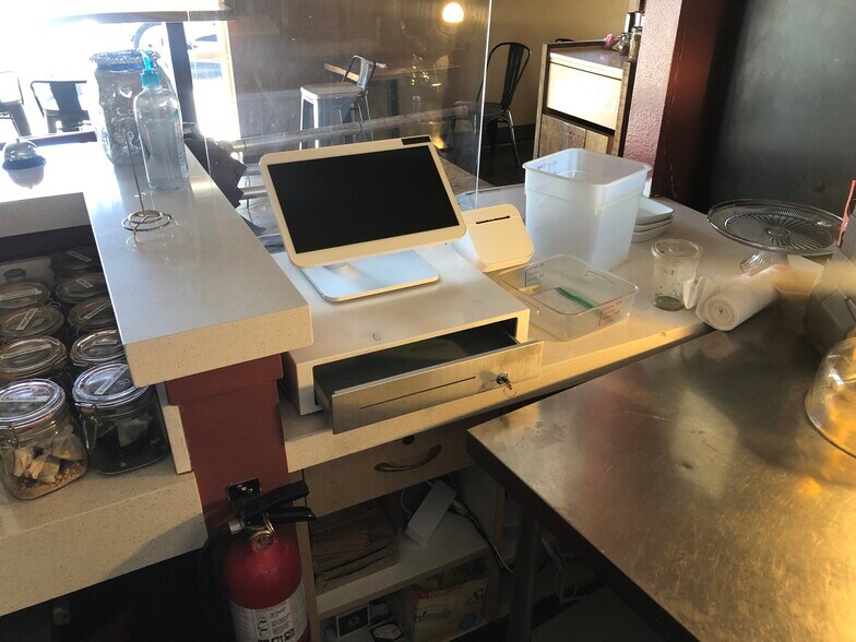 More Photos Of 26027 Eden Landing Rd, Hayward Storefront For Lease