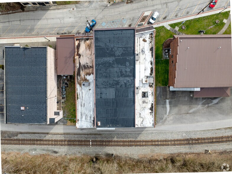 More Photos Of 421 Main St, Madison General Retail For Sale