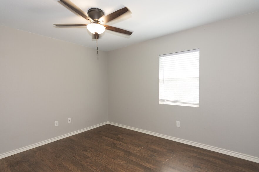 More Photos Of 114 Scofield Ave, Johnson City Apartments For Sale