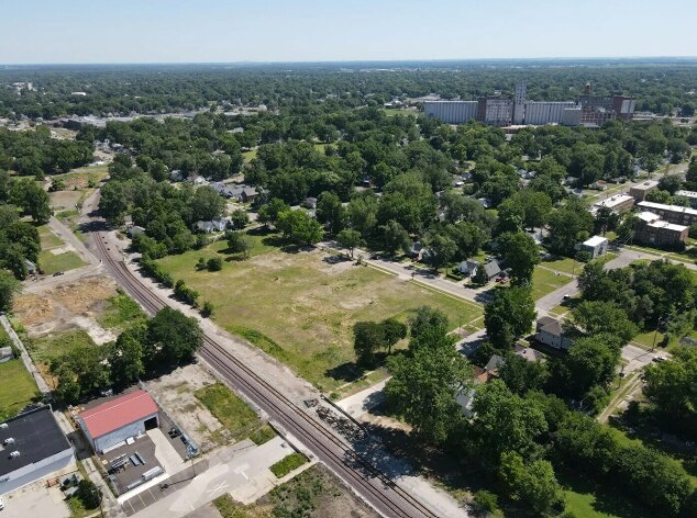 More Photos Of 815 North 11th St, Springfield Land For Sale