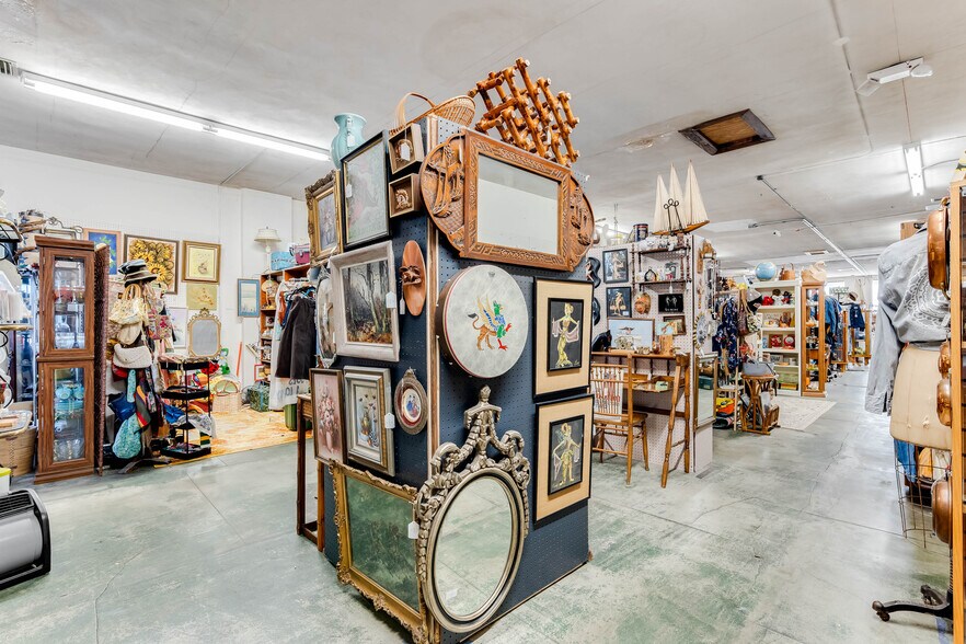 More Photos Of 114 S Woodland Blvd, Deland Storefront For Sale