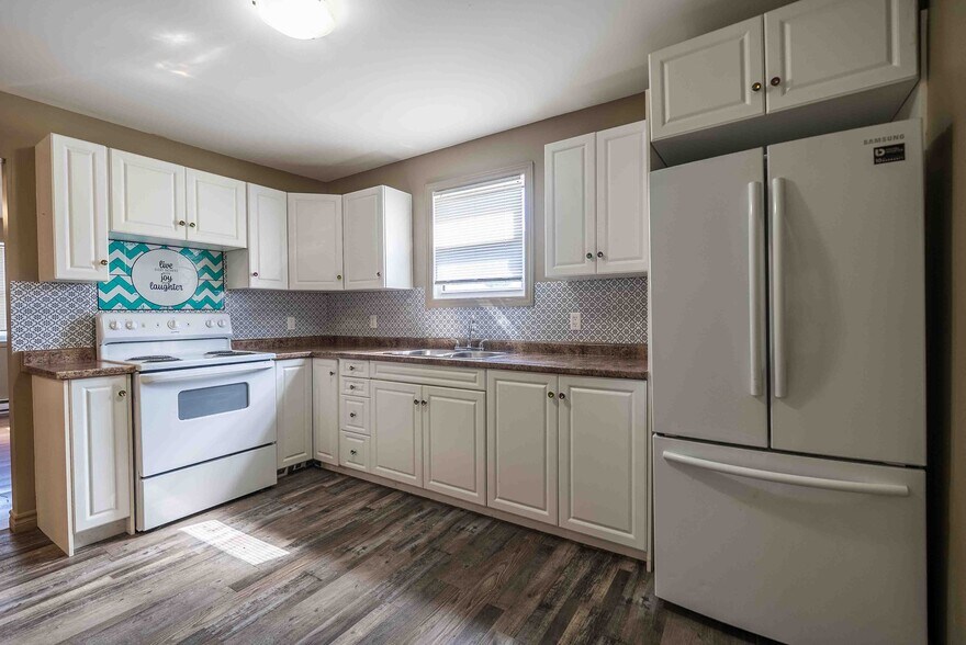 More Photos Of 396-400 Melvin Ave, Sudbury Apartments For Sale