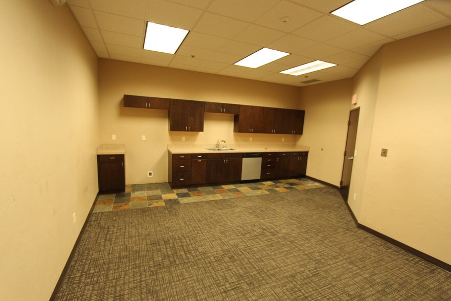 More Photos Of 1327-1331 Hwy 2 W, Kalispell Office For Lease