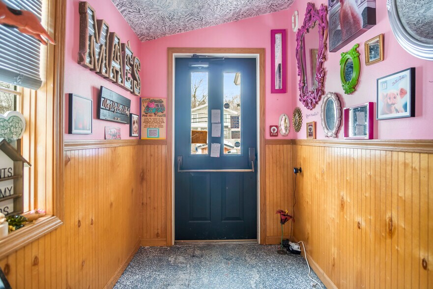 More Photos Of 34 White St, Fredonia Office For Sale