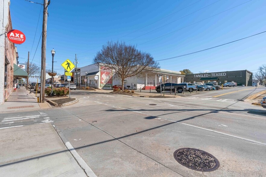 More Photos Of 48 Griffin St, McDonough Storefront For Sale